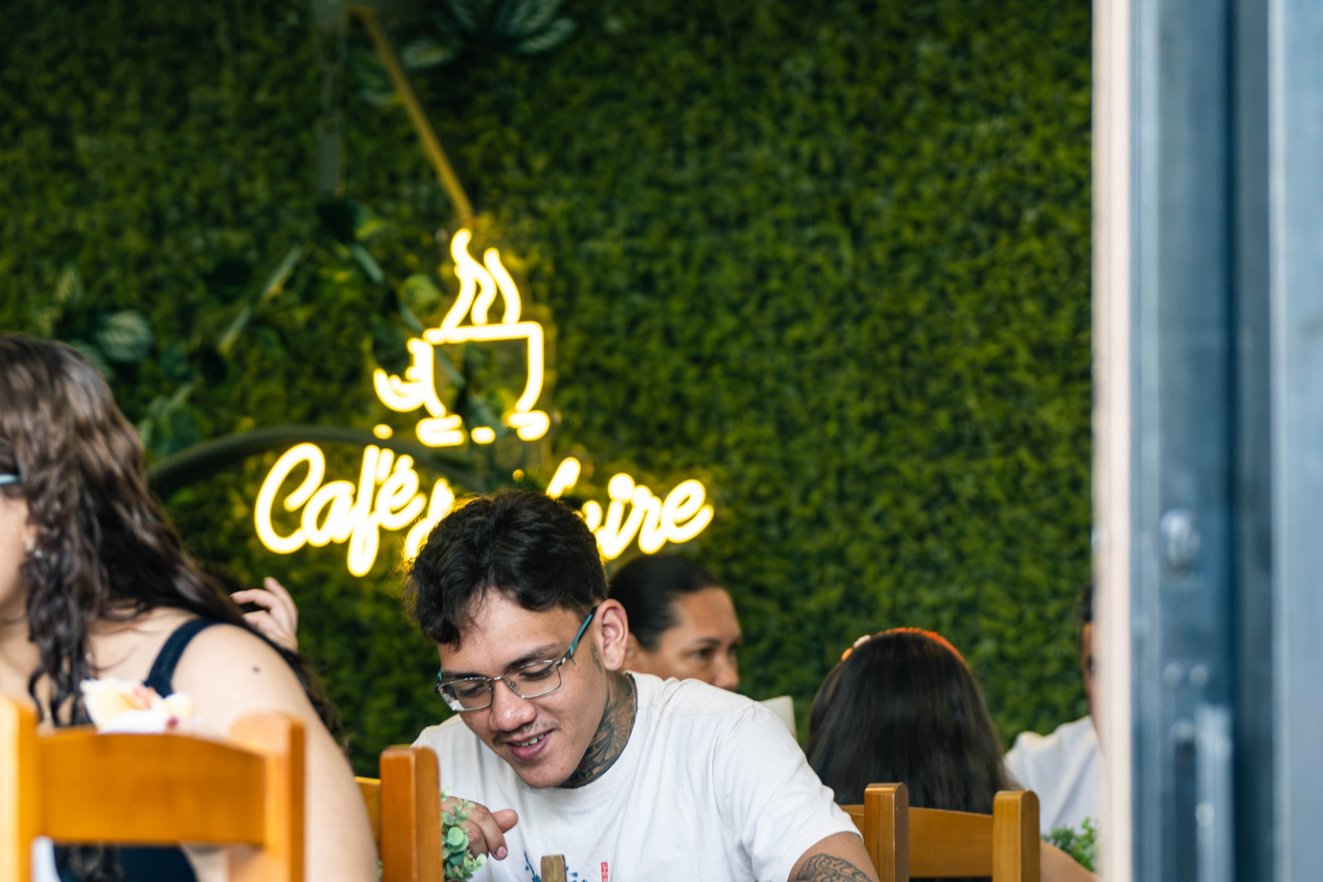 Eric Zanata em Café da Meire